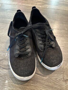 Vessi weekender shoes size 7 womens, 6 mens